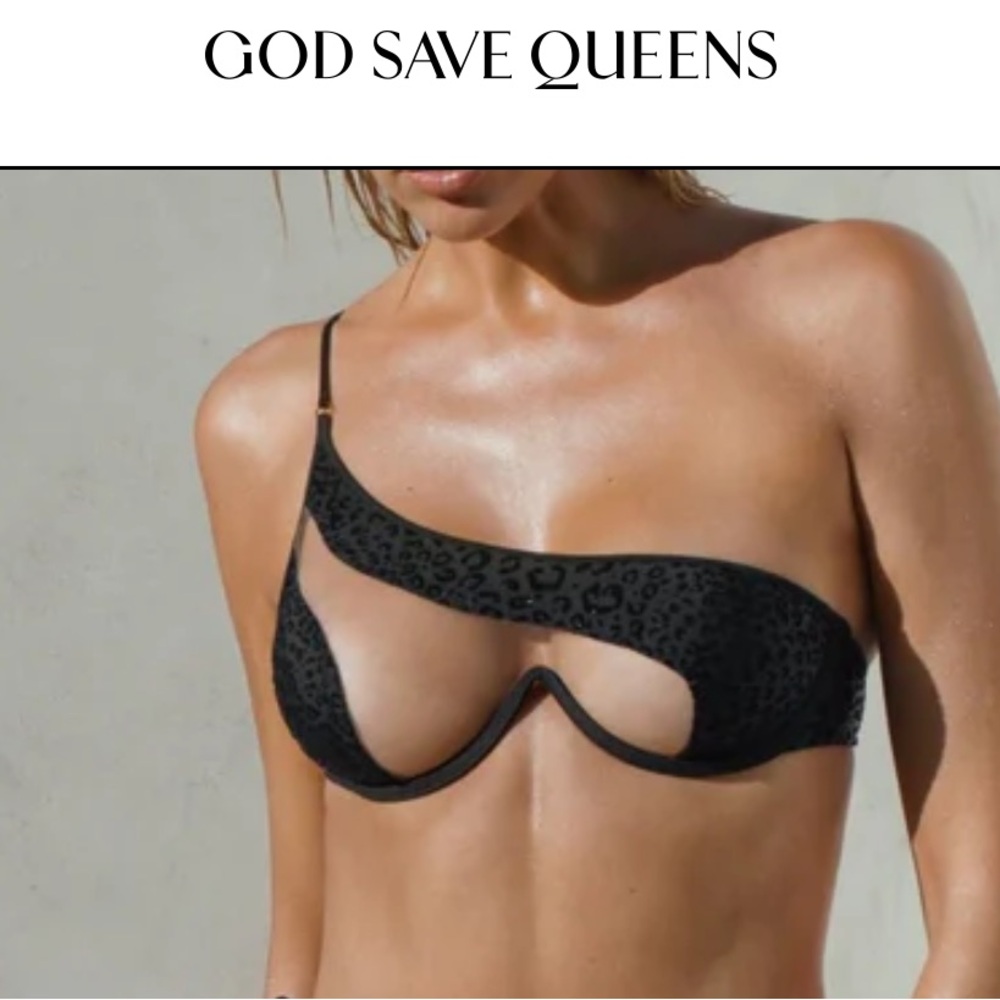 God Saves Queens Gigi Top Size Small. NWOT